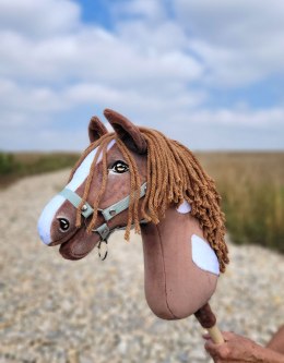 Hobby Horse Duży koń na kiju Premium - western II gniady z brązową grzywą A3